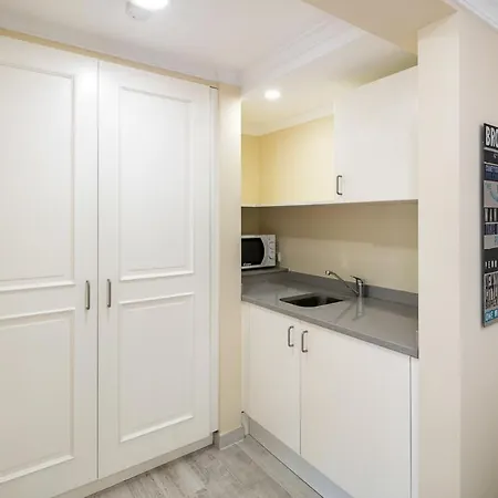 Sleeps 10 Pool Air Con Wifi *